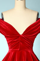 Laden Sie das Bild in den Galerie-Viewer, Rot Samt Cropped Oberteil