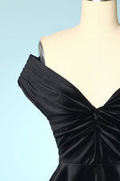 Laden Sie das Bild in den Galerie-Viewer, Schwarz Samt Cropped Tops