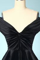 Laden Sie das Bild in den Galerie-Viewer, Schwarz Samt Cropped Tops