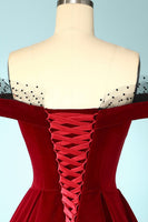 Laden Sie das Bild in den Galerie-Viewer, Burgundy Schulterfreies Samtkleid