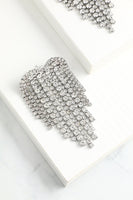 Laden Sie das Bild in den Galerie-Viewer, Silber Kristall Tropfen Ohrringe