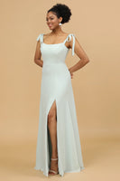 Laden Sie das Bild in den Galerie-Viewer, Mint Chiffon Brautjungfernkleid mit Schlitz
