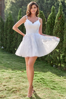 Laden Sie das Bild in den Galerie-Viewer, A Linie Spaghetti Träger Lila Kurzes Abiballkleid