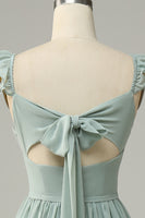 Laden Sie das Bild in den Galerie-Viewer, A-Linie staubige Salbei Rüschen Brautjungfernkleid