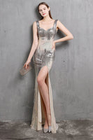 Laden Sie das Bild in den Galerie-Viewer, Gold Meerjungfrau Pailletten V Hals Ballkleid