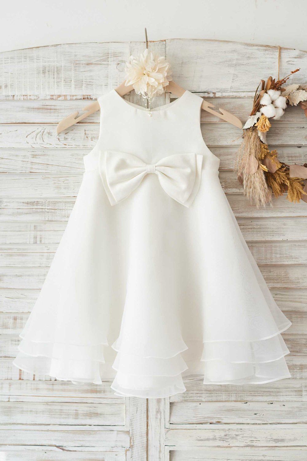 Jewel Weißes Blumenmädchenkleid mit Schleife