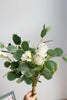 Laden Sie das Bild in den Galerie-Viewer, Mori Weiße Hand hält Blumenstrauß