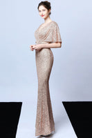 Laden Sie das Bild in den Galerie-Viewer, Meerjungfrau V Ausschnitt Dunkelgrüne Pailletten Langes Ballkleid mit kurzen Ärmeln