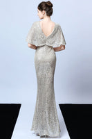 Laden Sie das Bild in den Galerie-Viewer, Meerjungfrau V Ausschnitt Dunkelgrüne Pailletten Langes Ballkleid mit kurzen Ärmeln