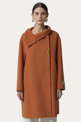 Brauner Mantel aus Wolle mit asymmetrischem Halsausschnitt