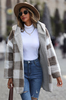 Laden Sie das Bild in den Galerie-Viewer, Grau karierter Fleece Kapuzenmantel