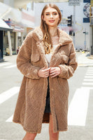 Laden Sie das Bild in den Galerie-Viewer, Kamel Fleece Midi-Mantel mit Knöpfen