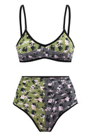 Laden Sie das Bild in den Galerie-Viewer, Blumenbedrucktes 3-teiliges Bikini-Set mit Strandrock