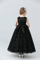 Laden Sie das Bild in den Galerie-Viewer, Weißes Mädchenkleid mit Perlen und Applikationen