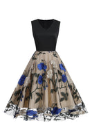 Laden Sie das Bild in den Galerie-Viewer, Blaues Rockabilly Kleid mit Stickerei