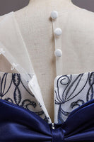 Laden Sie das Bild in den Galerie-Viewer, Marineblaues ärmelloses A Linie Stickerei Mädchen Kleid