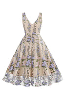 Laden Sie das Bild in den Galerie-Viewer, Schwarzes Rockabilly 1950er Jahre Kleid mit Stickerei