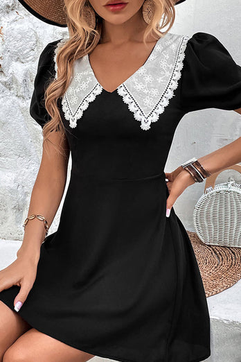 Schwarzes V-Ausschnitt Sommerkleid mit kurzen Ärmeln