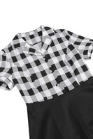 Laden Sie das Bild in den Galerie-Viewer, V-Ausschnitt Kurzarm Kariertes schwarzes Kleid aus den 1950er Jahren mit Gürtel