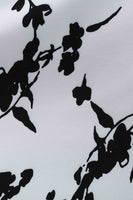 Laden Sie das Bild in den Galerie-Viewer, Ärmelloses bedrucktes weißes Rockabilly Kleid mit U-Ausschnitt und Schärpe