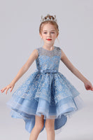 Laden Sie das Bild in den Galerie-Viewer, Weißes Hoch niedrig Blumenmädchen-Kleid mit Schleife