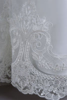 Laden Sie das Bild in den Galerie-Viewer, Weißes Pailletten Spitze A Linie Mädchen Kleider mit Schleife