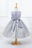 Laden Sie das Bild in den Galerie-Viewer, Pailletten ärmellose weiße Mädchen Kleider mit Schleife