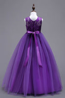 Laden Sie das Bild in den Galerie-Viewer, A-Linie Tüll Weiße Mädchen Kleider mit Schleife