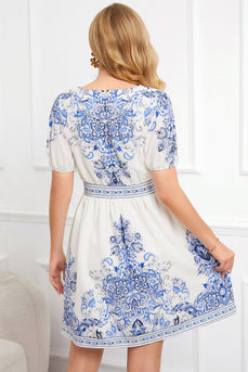 Bedrucktes weißes Sommerkleid mit V-Ausschnitt und kurzen Ärmeln