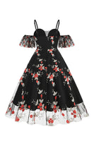 Laden Sie das Bild in den Galerie-Viewer, Schulterfreies blaues Kleid aus den 1950er Jahren mit Stickerei