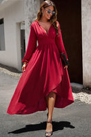 Laden Sie das Bild in den Galerie-Viewer, Langärmeliges schwarzes Weihnachtspartykleid mit Plissee