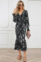 Laden Sie das Bild in den Galerie-Viewer, V-Ausschnitt Langärmeliges Schwarzes Freizeitkleid