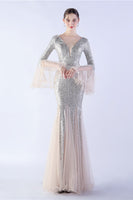 Laden Sie das Bild in den Galerie-Viewer, Dunkelgrünes Paillettenkleid mit V-Ausschnitt und langen Ärmeln