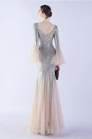 Laden Sie das Bild in den Galerie-Viewer, Dunkelgrünes Paillettenkleid mit V-Ausschnitt und langen Ärmeln