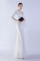 Laden Sie das Bild in den Galerie-Viewer, Dunkelgrünes Paillettenkleid mit V-Ausschnitt und langen Ärmeln