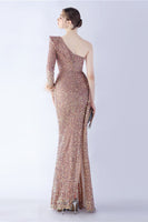 Laden Sie das Bild in den Galerie-Viewer, Meerjungfrau Eine Schulter Paillettenkleid mit Federn