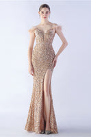 Laden Sie das Bild in den Galerie-Viewer, Meerjungfrau Spaghettiträger Pailletten Abendkleid mit Federn