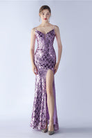 Laden Sie das Bild in den Galerie-Viewer, Burgunderrotes V-Ausschnitt Spaghettiträger Pailletten Kleid mit Schlitz