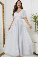 Laden Sie das Bild in den Galerie-Viewer, Schwarzes A-Linie Kleid mit V-Ausschnitt und Pailletten