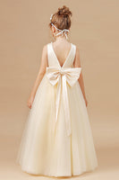 Laden Sie das Bild in den Galerie-Viewer, Weißes ärmelloses A-Linie Blumenmädchenkleid mit Schleife und Perlen