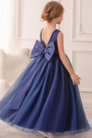 Laden Sie das Bild in den Galerie-Viewer, Weißes ärmelloses A-Linie Blumenmädchenkleid mit Schleife und Perlen