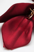 Laden Sie das Bild in den Galerie-Viewer, Rote Blütenblatt Ohrringe