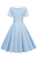 Laden Sie das Bild in den Galerie-Viewer, Schwarzes Swing kleid aus den 1950er Jahren mit Gürtel