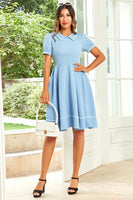 Laden Sie das Bild in den Galerie-Viewer, Blaues Rockabilly Kleid mit Juwelenausschnitt und kurzen Ärmeln