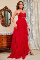 Laden Sie das Bild in den Galerie-Viewer, Trägerloses schwarzes Korsett Ballkleid mit Schlitz