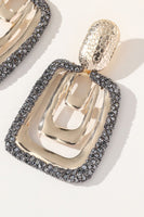 Laden Sie das Bild in den Galerie-Viewer, Quadratische goldene Strasssteine baumeln Ohrringe