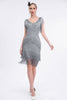 Laden Sie das Bild in den Galerie-Viewer, V-Ausschnitt Schwarz Perlen Roaring 20er Gatsby Fransen Flapper Kleid