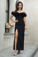 Laden Sie das Bild in den Galerie-Viewer, Schwarzes schulterfreies Ballkleid mit Schlitz