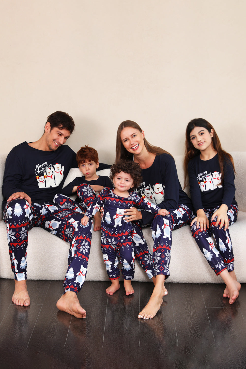 Passendes Pyjama-Set für die Weihnachtsfamilie mit Marineblauem Druck