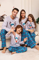 Laden Sie das Bild in den Galerie-Viewer, Grauer Hirsch und blau kariertes Weihnachtsfamilien-Pyjama-Set
